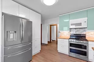 7528 W Beloit Rd, West Allis, WI 53219 - Photo 7