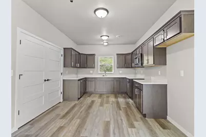 1914  River Dr, West Bend, WI 53090 - Photo 13