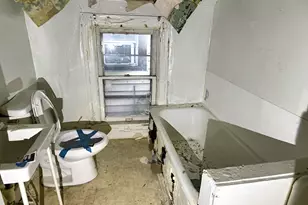 2475 W Keefe Ave, Milwaukee, WI 53206 - Photo 11