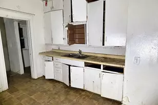 2475 W Keefe Ave, Milwaukee, WI 53206 - Photo 7