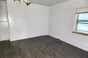 2475 W Keefe Ave, Milwaukee, WI 53206 - Photo 9