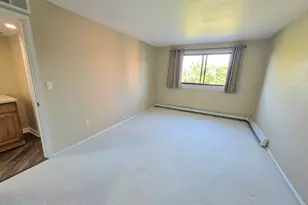 6100 W Stone Hedge Dr, Greenfield, WI 53220 - Photo 17