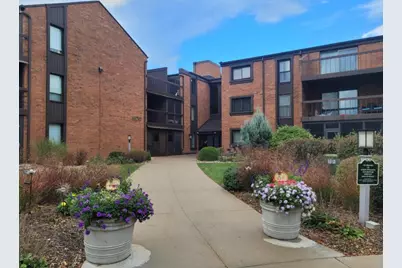 6100 W Stonehedge Dr #320, Greenfield, WI 53220 - Photo 1