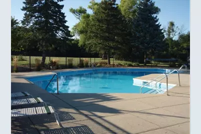 6100 W Stonehedge Dr #320, Greenfield, WI 53220 - Photo 3