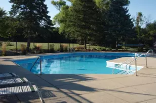 6100 W Stone Hedge Dr, Greenfield, WI 53220 - Photo 3