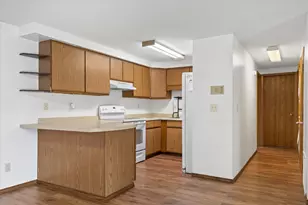 215 Franklin St, Delavan, WI 53115 - Photo 9