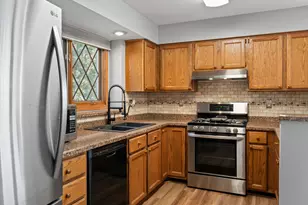 933 Freeman St, Genoa City, WI 53128 - Photo 5