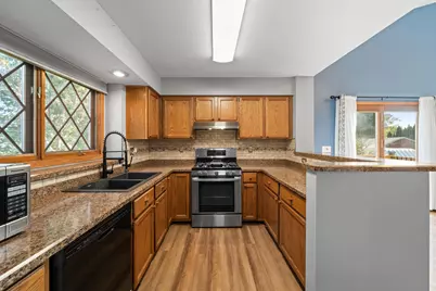 933  Freeman St, Genoa City, WI 53128 - Photo 7