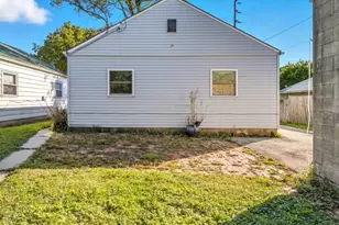 4228 W Newton Pl, Milwaukee, WI 53209 - Photo 13