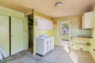 5320 N 69th St, Milwaukee, WI 53218 - Photo 5