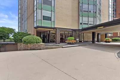 1610 N Prospect Ave #201, Milwaukee, WI 53202 - Photo 3