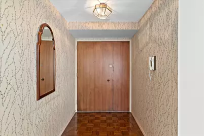 1610 N Prospect Ave #201, Milwaukee, WI 53202 - Photo 7