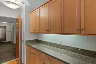 1610 N Prospect Ave, Milwaukee, WI 53202 - Photo 13