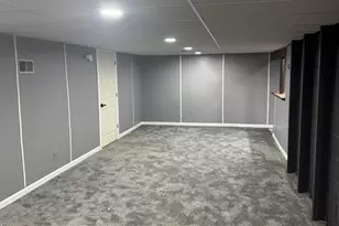 9404 W Hope Ave, Wauwatosa, WI 53222 - Photo 33