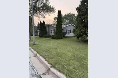 9404 W Hope Ave, Wauwatosa, WI 53222 - Photo 17