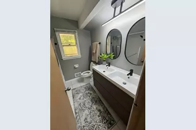 9404 W Hope Ave, Wauwatosa, WI 53222 - Photo 13