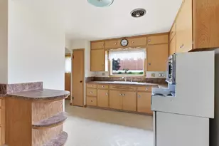 2206 Division St, Manitowoc, WI 54220 - Photo 9