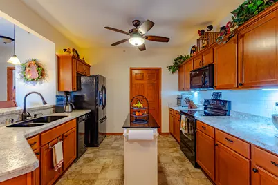 230  Hilldale Dr #1108, Hartford, WI 53027 - Photo 5