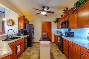 230 Hilldale Dr, Hartford, WI 53027 - Photo 5