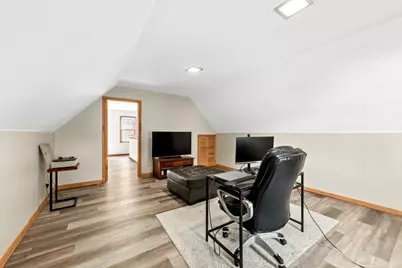 12207 W Bluemound Rd, Wauwatosa, WI 53226 - Photo 17