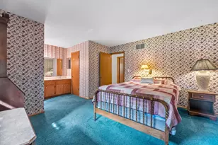 N61W16085 Hawthorne Dr, Menomonee Falls, WI 53051 - Photo 31