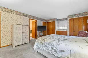 N61W16085 Hawthorne Dr, Menomonee Falls, WI 53051 - Photo 21
