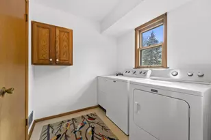 N61W16085 Hawthorne Dr, Menomonee Falls, WI 53051 - Photo 37