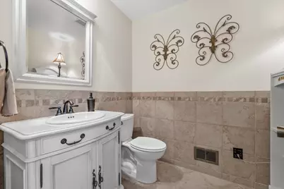 N61W16085  Hawthorne Dr, Menomonee Falls, WI 53051 - Photo 35