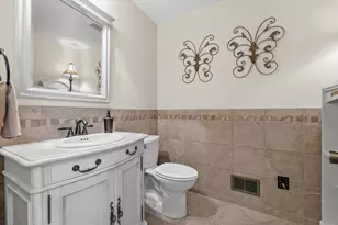 N61W16085 Hawthorne Dr, Menomonee Falls, WI 53051 - Photo 35