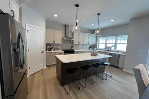 N55W25282 Cres Hl Dr, Sussex, WI 53089 - Photo 7