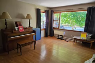 917 E Roberta Ave, Waukesha, WI 53186 - Photo 3