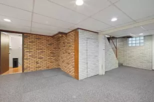 2219 S 59th St, West Allis, WI 53219 - Photo 17