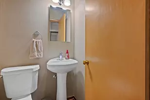 3963 N 98th St, Milwaukee, WI 53222 - Photo 13