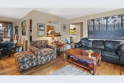 6420 W Dodge Pl, Milwaukee, WI 53220 - Photo 3