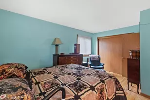 6420 W Dodge Pl, Milwaukee, WI 53220 - Photo 15