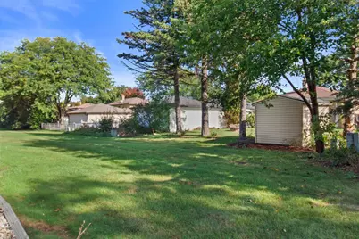 6420 W Dodge Pl, Milwaukee, WI 53220 - Photo 19