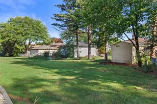 6420 W Dodge Pl, Milwaukee, WI 53220 - Photo 19