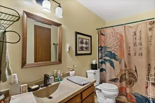 6420 W Dodge Pl, Milwaukee, WI 53220 - Photo 13