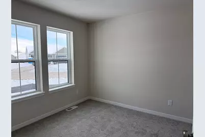 W219N16267  Primrose Ct, Jackson, WI 53037 - Photo 5