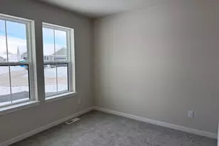 W219N16267 Primrose Ct, Jackson, WI 53037 - Photo 5