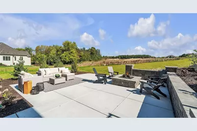 W188N5040  Red Crown Trl, Menomonee Falls, WI 53051 - Photo 67