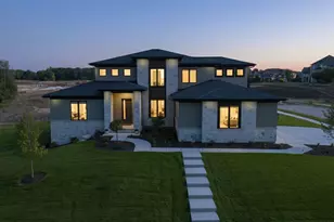 W188N5040 Red Crown Trail, Menomonee Falls, WI 53051 - Photo 77