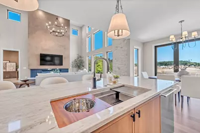 W188N5040  Red Crown Trl, Menomonee Falls, WI 53051 - Photo 15