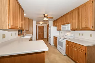 955 E Loos St, Hartford, WI 53027 - Photo 15