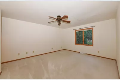 955 E Loos St, Hartford, WI 53027 - Photo 19