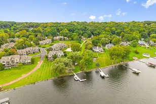 W304N2426 Maple Ave, Delafield, WI 53072 - Photo 7