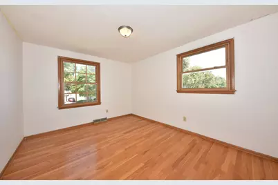 635 E Price Ave, Milwaukee, WI 53207 - Photo 23