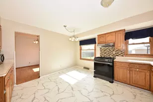 635 E Price Ave, Milwaukee, WI 53207 - Photo 11