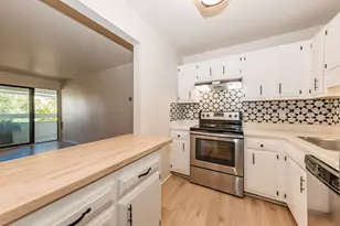 8511 N 107th St, Milwaukee, WI 53224 - Photo 13