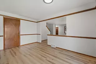 8148 S 88th St, Franklin, WI 53132 - Photo 7